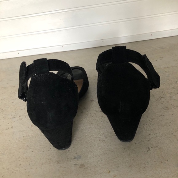 SEEKING* Clark’s Suede Peep Toe Wedges (do you have these? - Picture 5 of 9